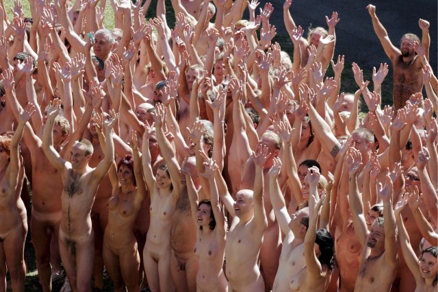 Un gruppo di nudisti