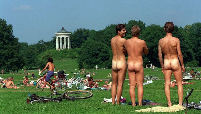 Nudismo all'Englischer Garten 