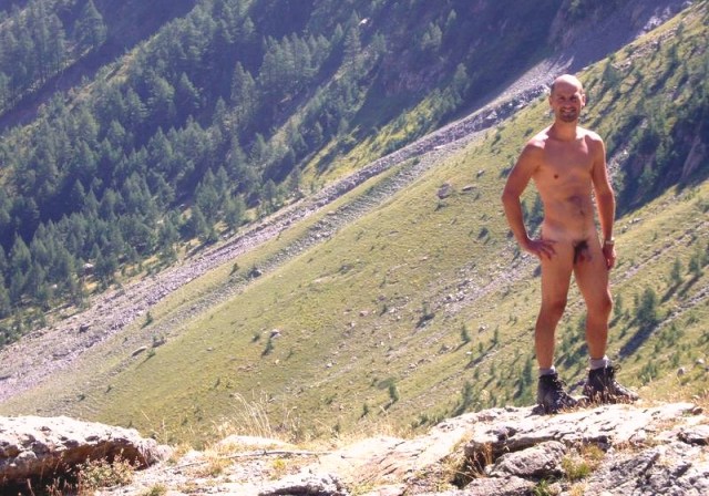 Escursionismo nudista 