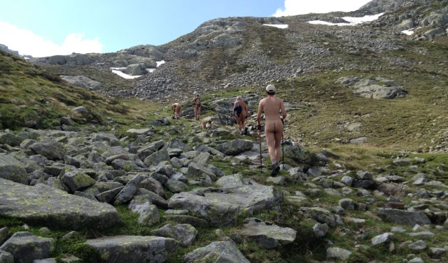 Escursione in nudità